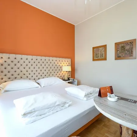 Flaminia Hotel
