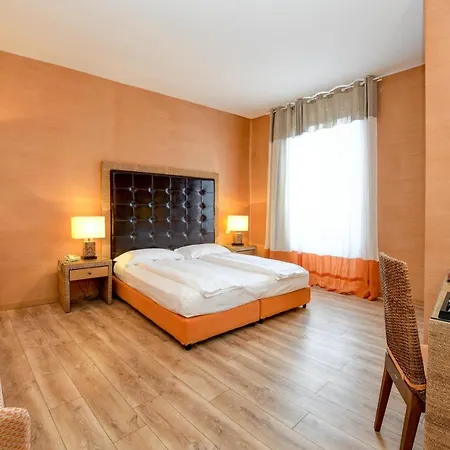 Flaminia Hotel 4*
